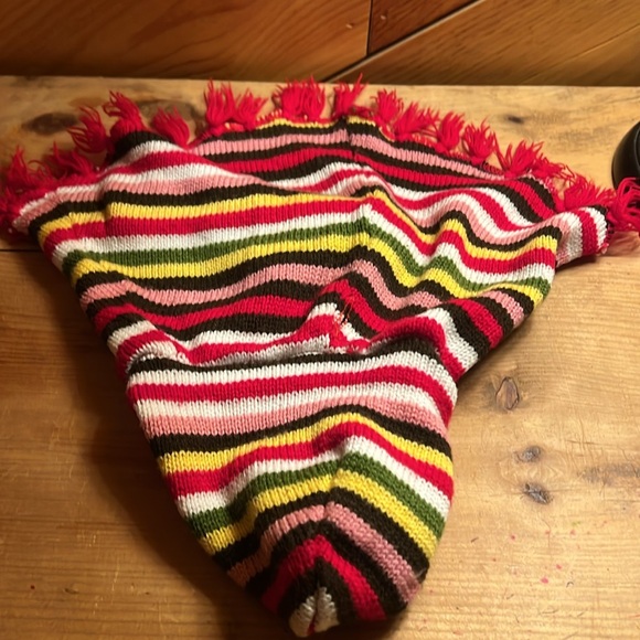 💚 3 for $15 💚 + 🥳 Host Pick 🥳 - Casual Canine Distressed Poncho size Small - Picture 15 of 16